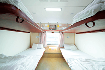 <h2>luxurious train with all <b>modern amenities</b></h2>